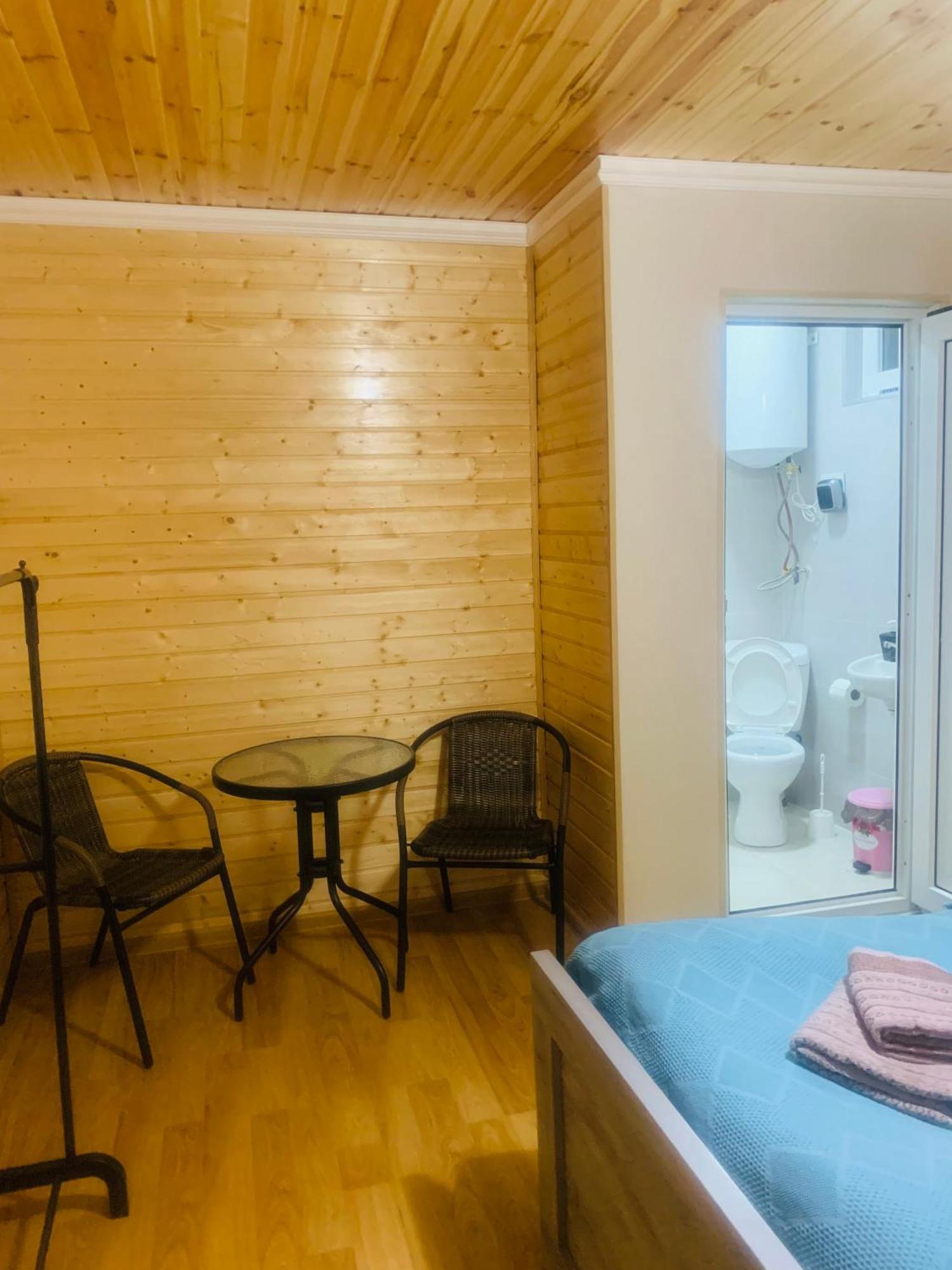Guesthouse Nene Mestia Exteriör bild