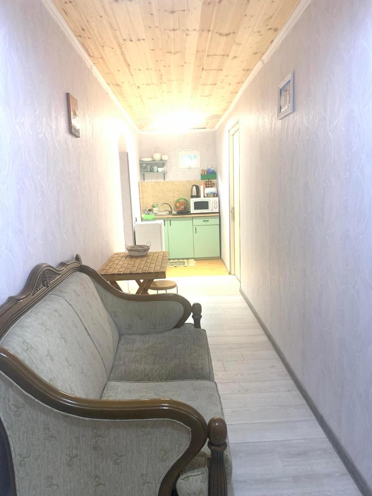 Guesthouse Nene Mestia Exteriör bild